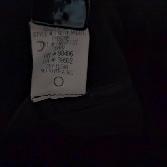 Theory Pleated Pant - Size 10, Black, Viscose/Cotton - Picture 10 of 10